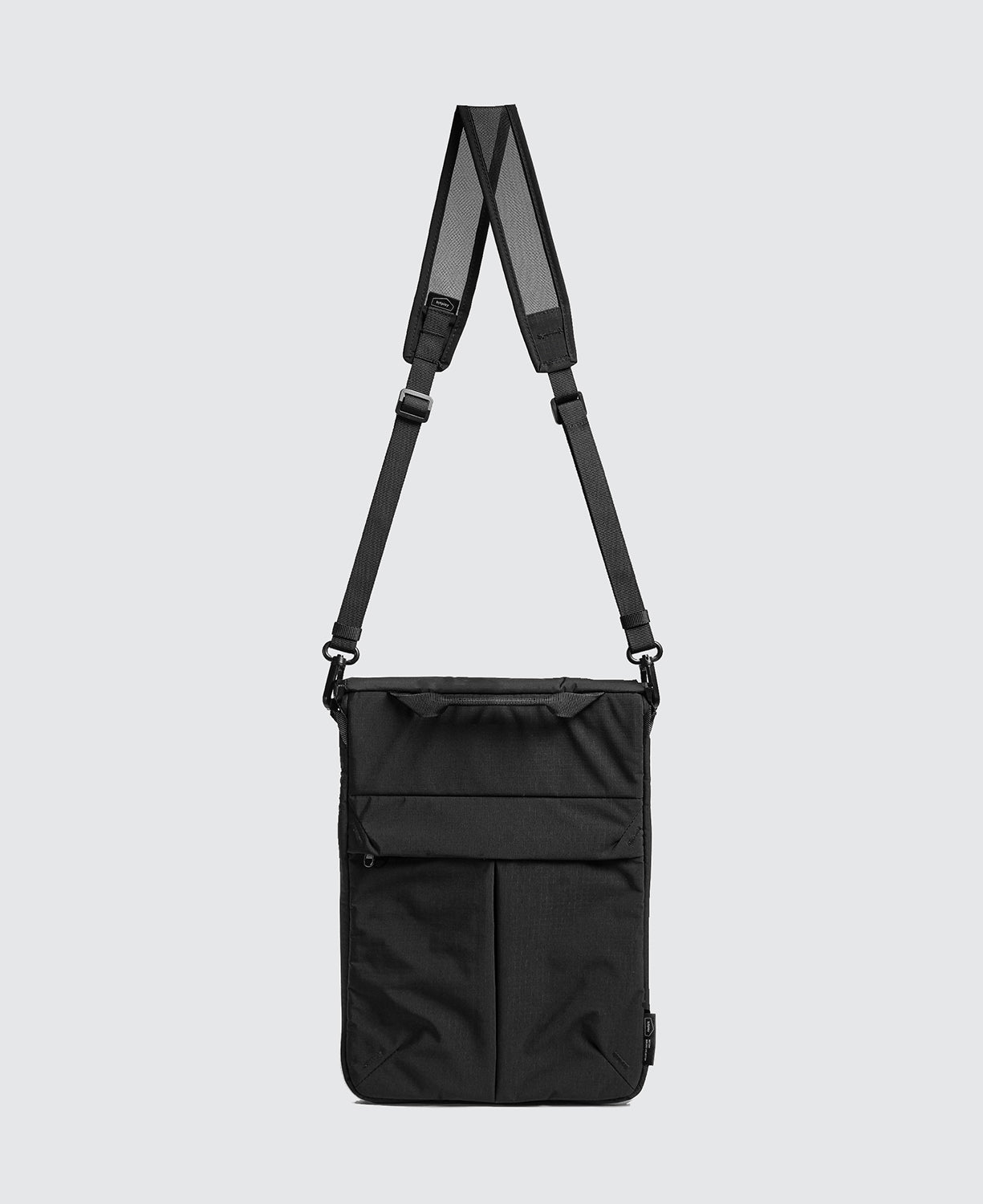 Essential 14-inch Laptop Sling1