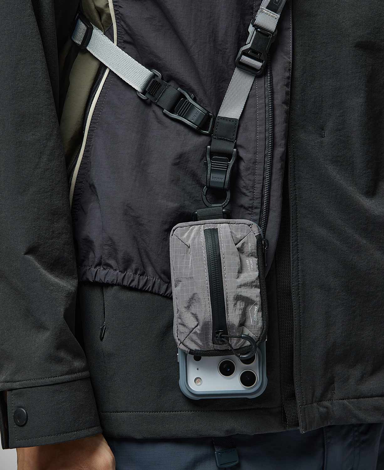 Magnetic Mini Pouch- Black