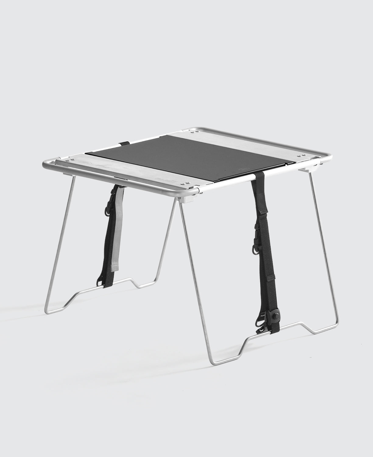 Field Nomad Table 01