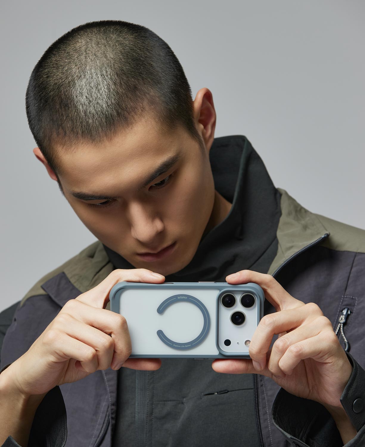 Bitplay รุ่น Wander Case - เคส iPhone 17 Pro - สี Stone Grey